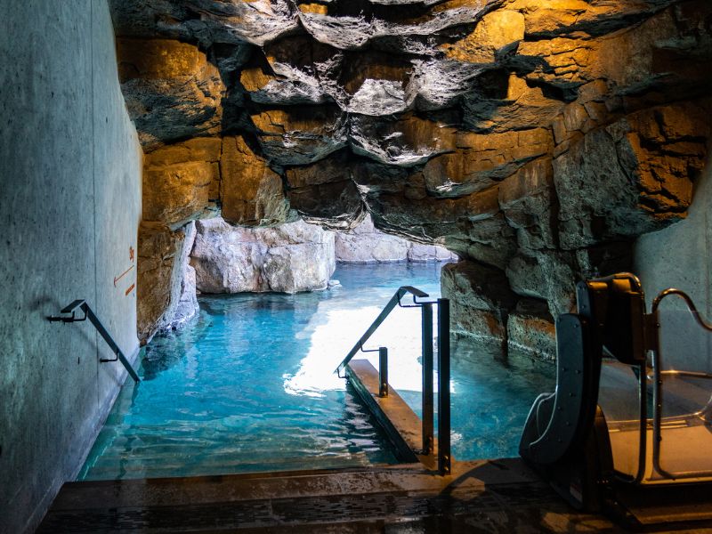 Ab 99€ beträgt der Preis für Eintritt in die Sky Lagoon in Island