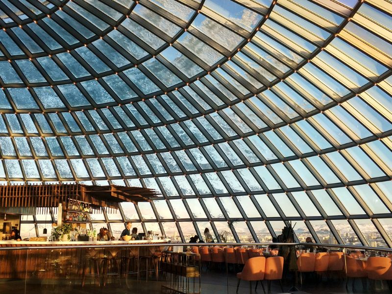 Café mit tollen Panoramablick im Perlan Museum