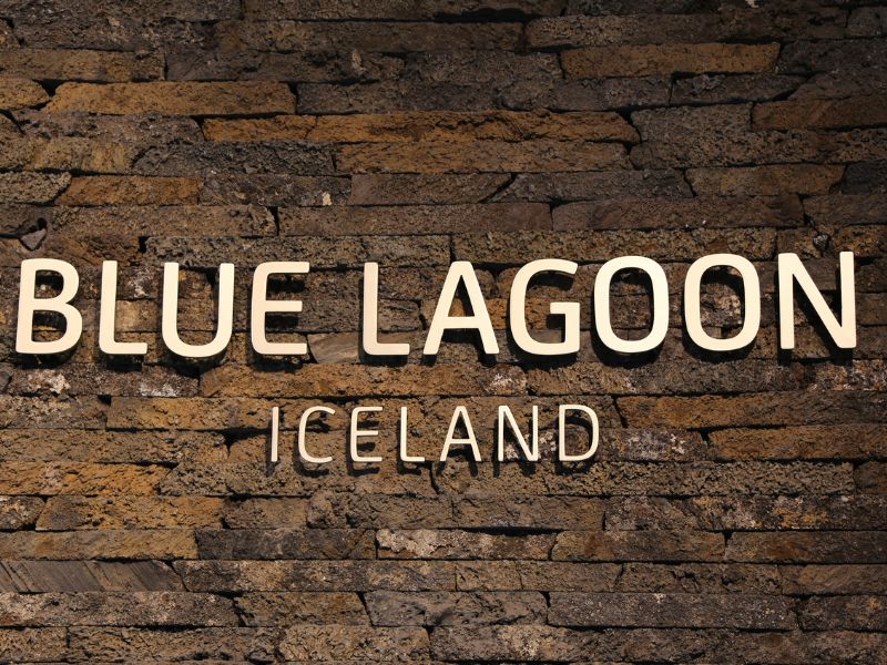 Schild zum Eintritt zur Blauen Lagune Island